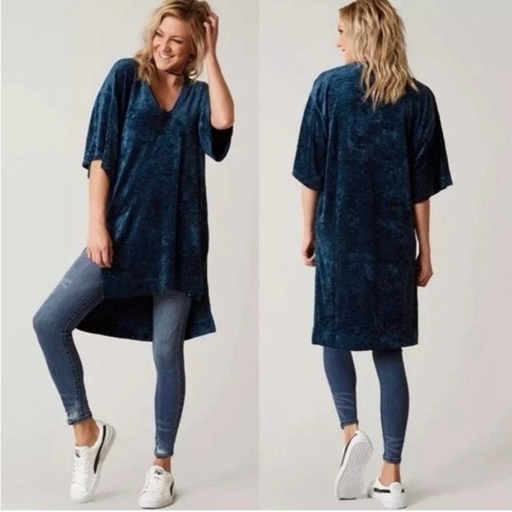 We The Free Luxe Crushed Velvet Tunic Top Women Large Blue V-Neck Boho High-Low